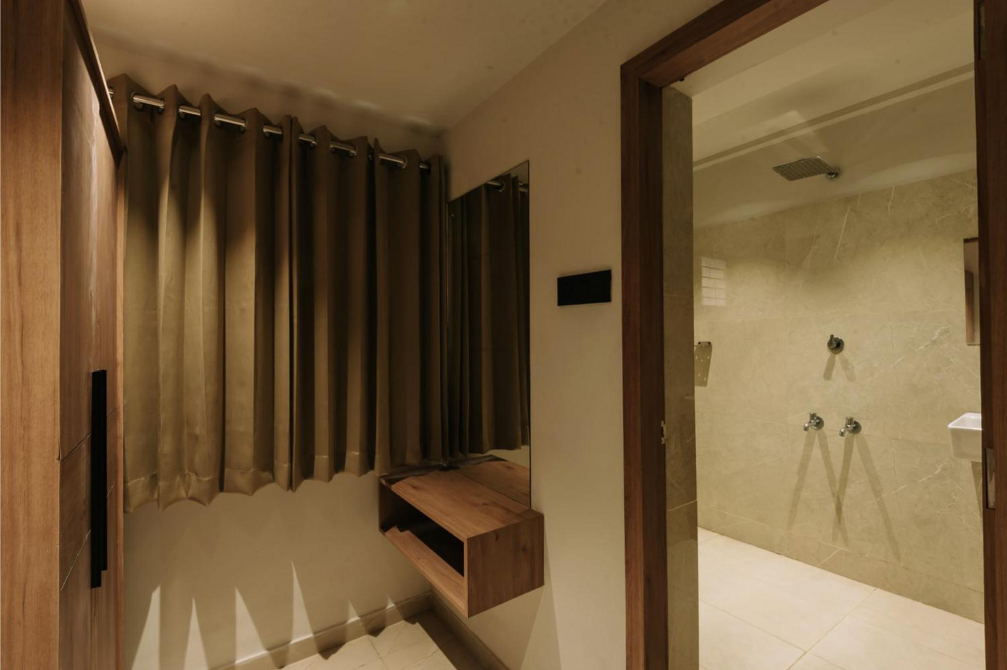 Hotel Beverly Plaza Кожикоде Экстерьер фото